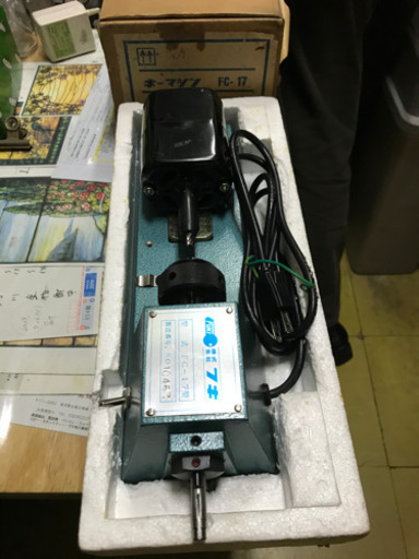 鍵の複製を作る機械(2種類あります) 鍵の複製を作る機械(2種類あります)