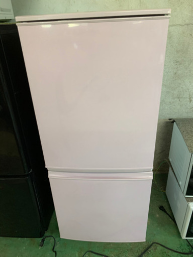シャープノンフロン冷凍冷蔵庫　ピンク
