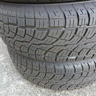 車のパーツ 中古タイヤ215/65R16 超バリ山4本