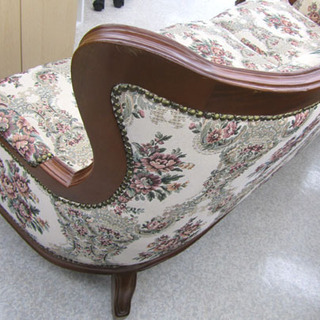 ロココ調 3人掛けソファ 高級風アンティーク＆イタリアンスタイル NITORI 札幌市 