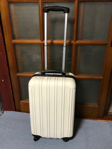 白のかわいいスーツケース かなーにゃ 高岡のバッグ その他 の中古あげます 譲ります ジモティーで不用品の処分