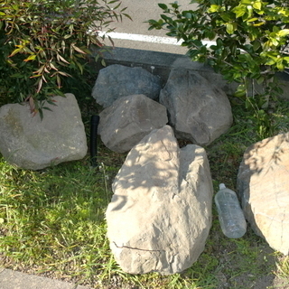 庭石・石垣用石材を無料で差し上げます。