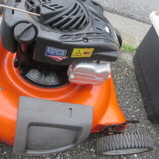アメリカ製芝刈り機5馬力バケット付き