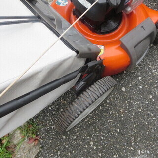 アメリカ製芝刈り機5馬力バケット付き