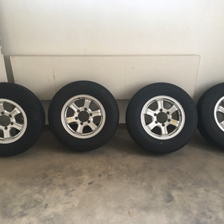 お値下げしました ハイエース200系 アルミ&タイヤセット