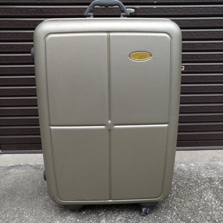 大型スーツケースRegal Club W50H70D27cm