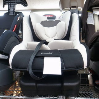 コンビ チャイルドシート MALGOTTS CZ-HLB【モノ市場東浦店】