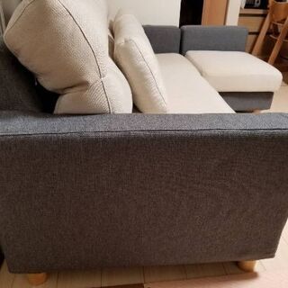 【送料込】　【超美品】　3人掛けソファ　グレー　オットマン付き 3人掛けソファ＋オットマン ライトグレー×オフホワイト