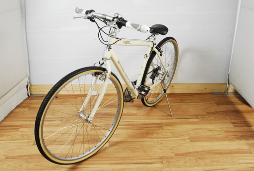 1341 GIANT ジャイアント CROSS 3200 21速 タイヤ700×40C クロス