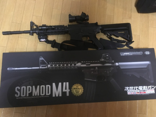 電動ガンSOPMOD M4、ケース、マガジン×２、マスク、電池×２