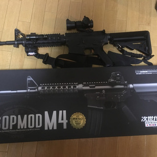電動ガンSOPMOD M4、ケース、マガジン×2、マスク、電池×2