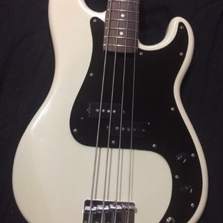 2000 Fender Japan Standard Preci...