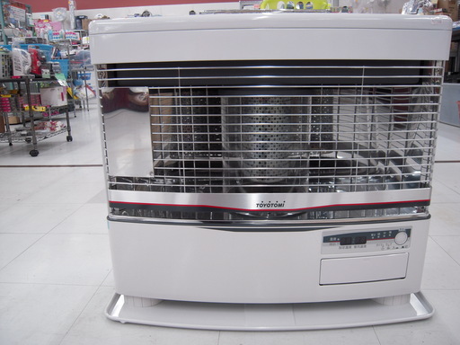 美品 トヨトミ 煙突式ストーブ 2018年製 HR-650F 木造17畳 コンクリート27畳 ストーブ 苫小牧西店