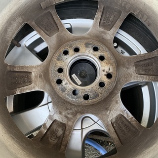 車のパーツ 中古冬タイヤアルミ 215/65/R16 フォレスターで使用SH5