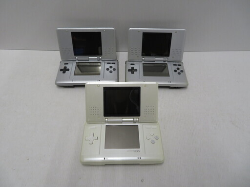 Nintendo ds. 3ds.dsill.ds right 4台セット（任天堂 Nintendo DSi DS 