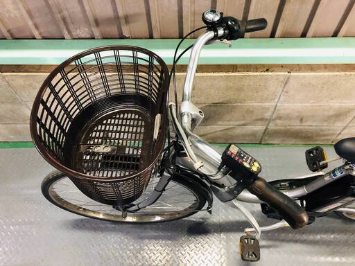 電動自転車　ヤマハ　PASナチュラ　26インチ　シルバー　大容量バッテリー８ah