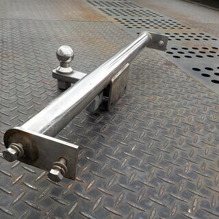 デリカスペースギア　ヒッチメンバー中古品