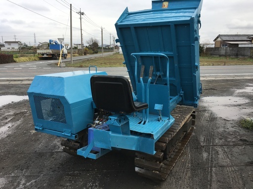 クボタ　ダンプ　運搬車　キャタピラー　最大積載２５００ｋｇ