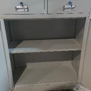 オフィス用家具 中古品 キャビネット(書棚)お売りします。