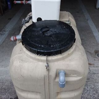 貯水タンク、給水ポンプ