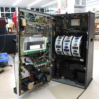 パチスロ実機 山佐 鉄拳R 初代パネル 4号機 コイン不要機搭載 レトロ機