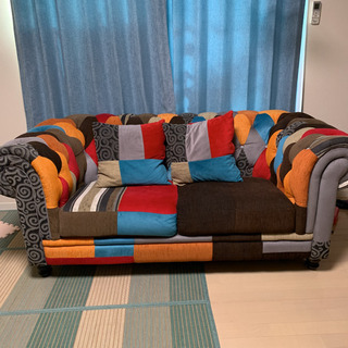 チェスターフィールド調ソファ