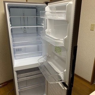 SHARP 2017年製 冷蔵庫  美品 大津市湖西 一人暮らし 新婚 SHARP 2017年製 冷蔵庫 美品 大津市湖西 一人暮らし 新婚