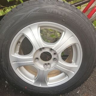 スタッドレスタイヤです