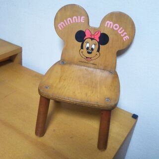 ミニーちゃんの椅子