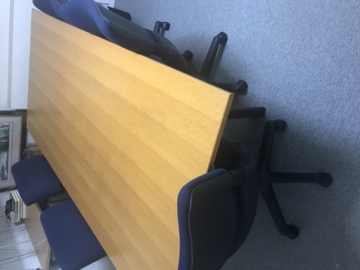会議テーブルと椅子５脚