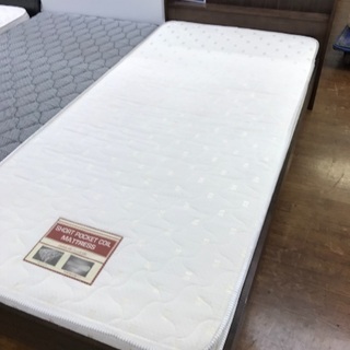 シングルサイズ マットレス付きのベッド 