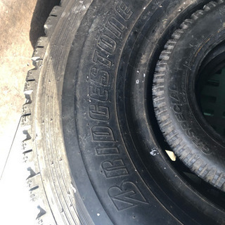 14.00R24  モーターグレーダー、ラフタークレーン等に‼︎