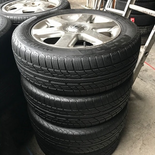 エルグランドアルミホイール付きスタッドレスタイヤ