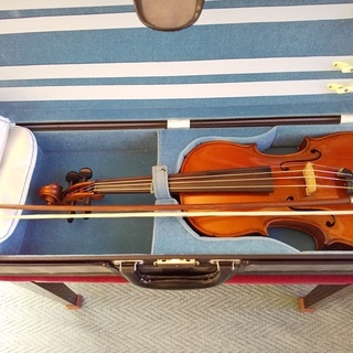 ◆独製[CONCERT　VIOLIN］の刻印の在る　ストラドモデルの４／４◆