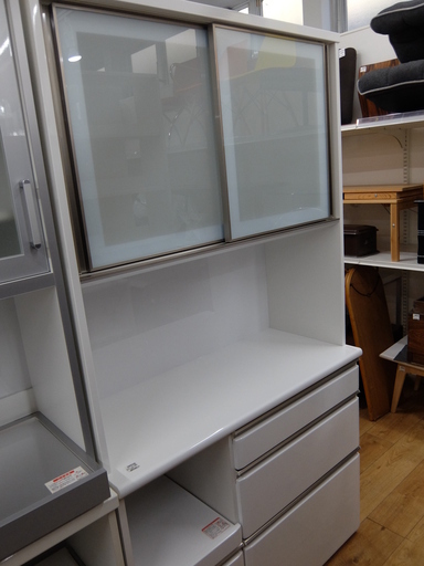 シギヤマ家具の展示処分品のレンジボード、ローレン110です。 - 収納家具