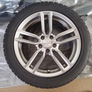 ボルボV40 ホイール付スタッドレスタイヤ中古部品