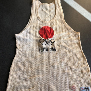東京オリンピック1964年大会の聖火トーチ、箱、ランニングシャツです