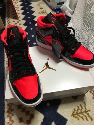 希少！新品！NIKE WMENS AJ 1 MID 27cm