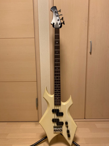 B.C.Richのワーロックにアルミ縞板プレート B.C.Richのワーロックに