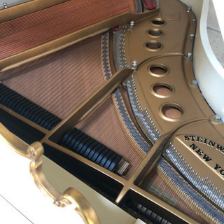 白い限定スタインウェイ / Mルイmodel / 1977年 / グランドピアノ 白い限定スタインウェイ / Mルイmodel / 1977年 / グランドピアノ