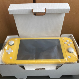 任天堂・スイッチライト・イエロー・ほぼ新品