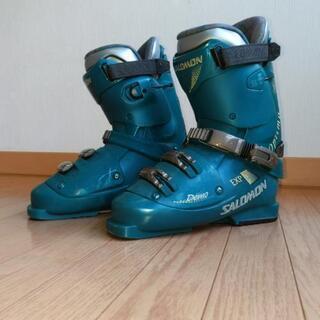 SALOMONスキーブーツ