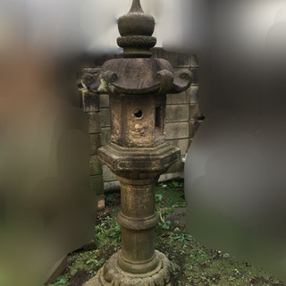 古い灯篭 灯籠 日本庭園 庭造り 苔