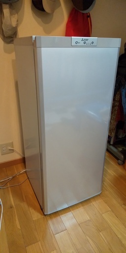 冷凍庫（美品）三菱2015年製　MF-U12Y-S 121リットル（小型）　冷凍専用