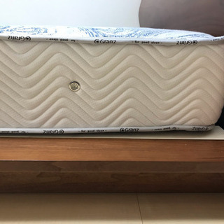 GRANZ超美品ダブルベッド マットレス2個 シーツ すべて込み⭐️値下げ 