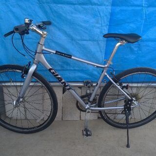 GIANT GRAVIER グラビエ クロスバイク ライトグレー アルミ 27.5インチ