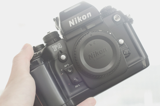Nikon F4 プロ一眼レフフィルムカメラ