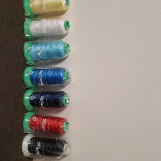 趣味で使う方へミシン用糸、格安でお譲りします。