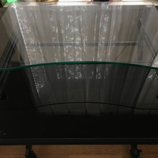 パソコンテーブル　ガラス天板