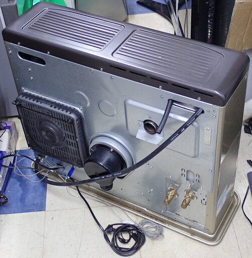 札幌市 サンポット FF式石油ストーブ UFH-703RX 2013年製 中古